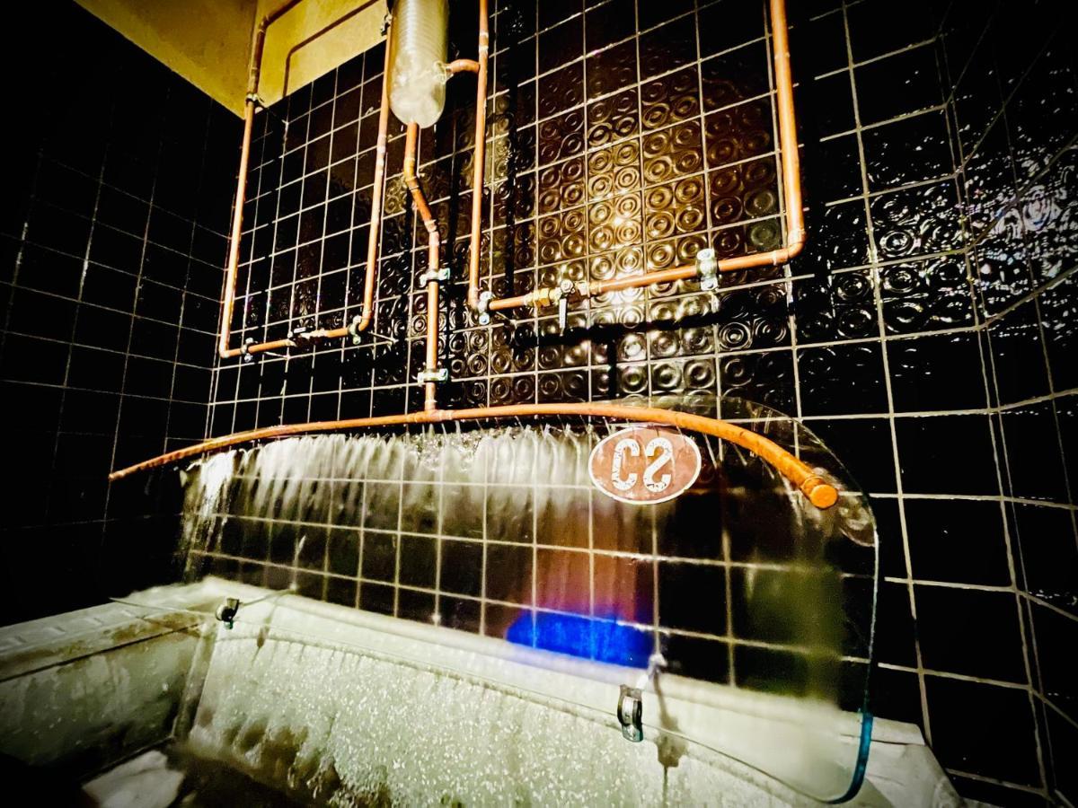 Haraburdi Recyclart Hotel Kostelec nad Orlicí Eksteriør billede